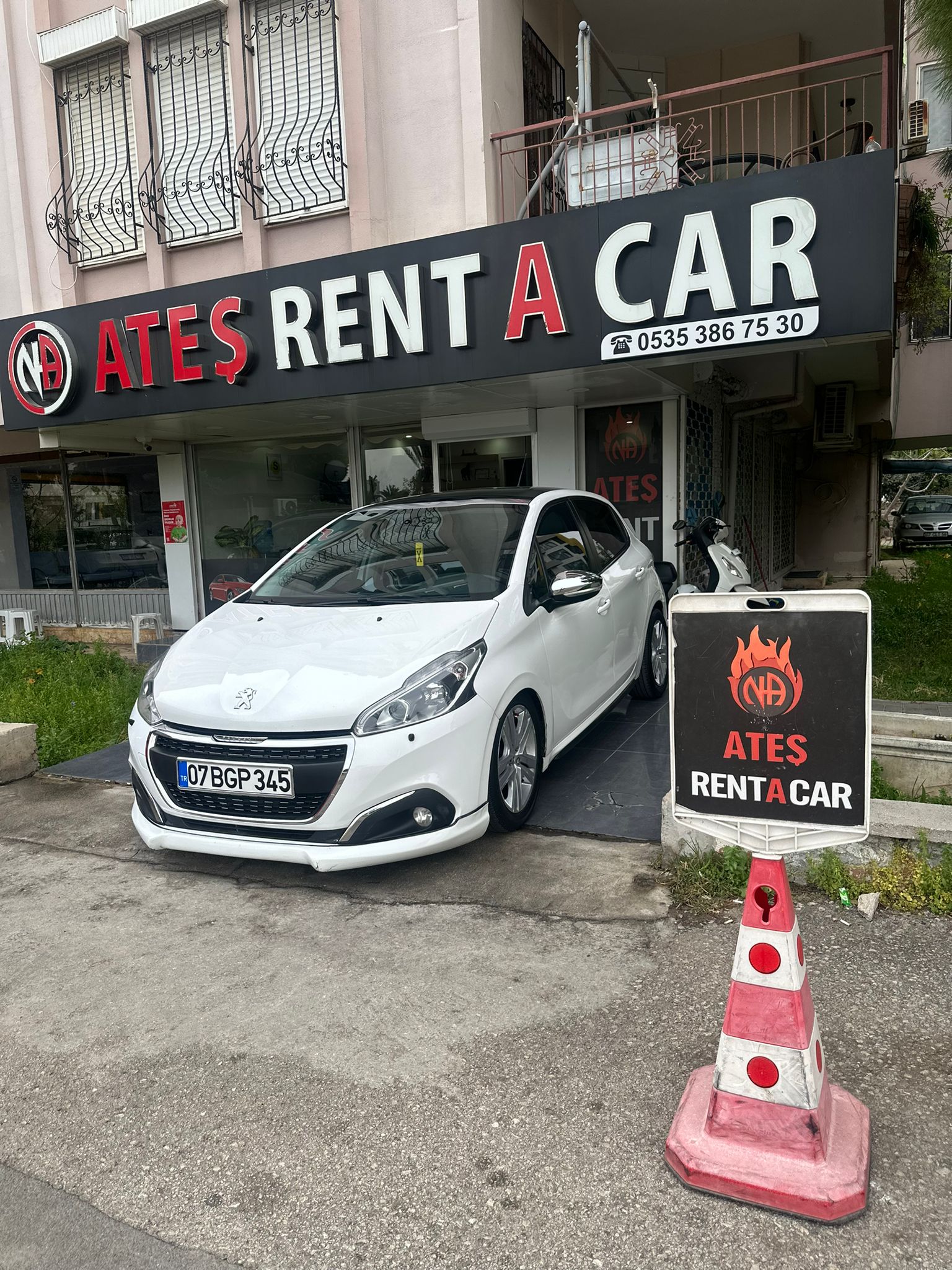 Antalya kiralık Peugeot 208 2022 