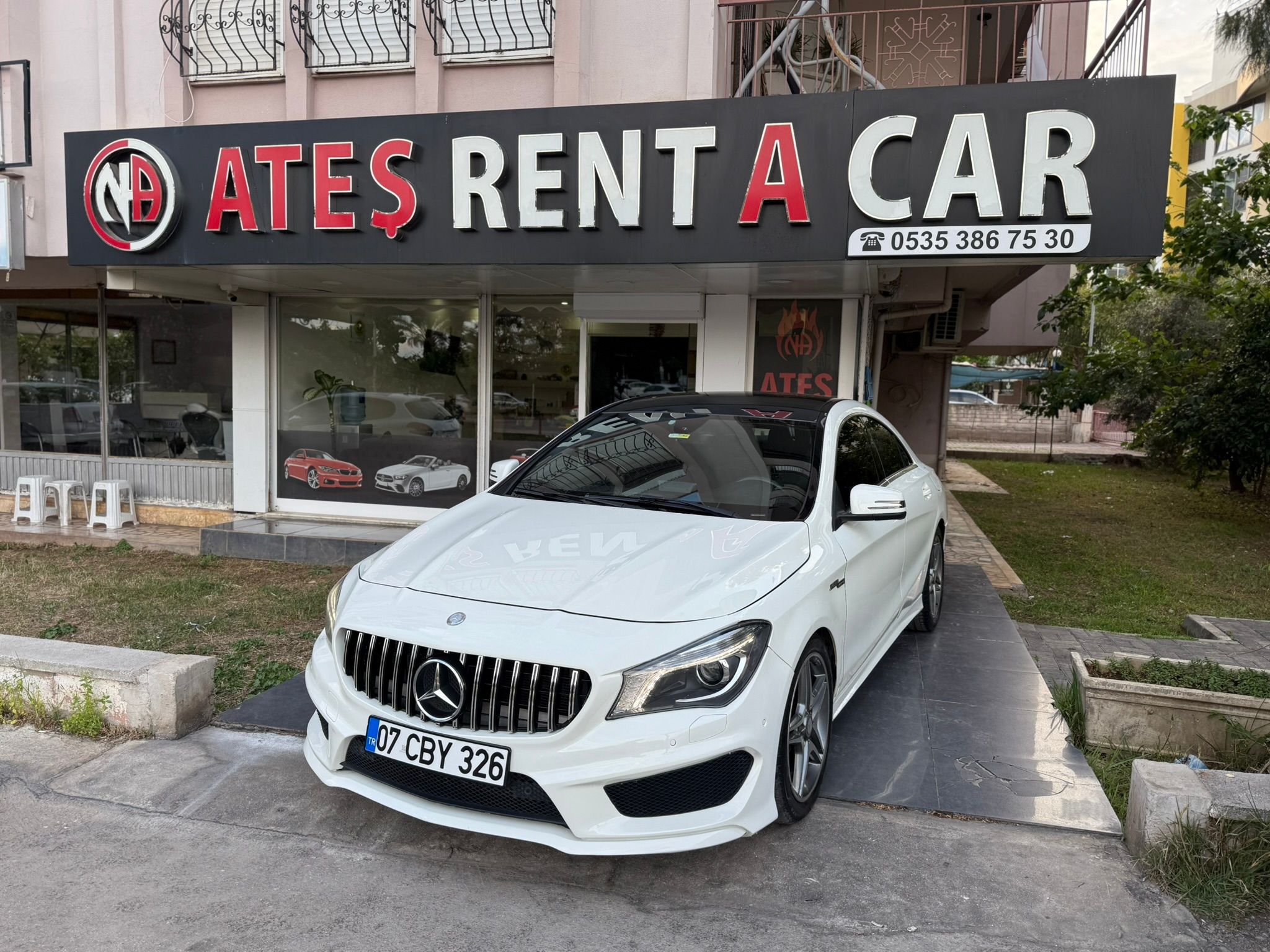 MERCEDES CLA200 AMG 
